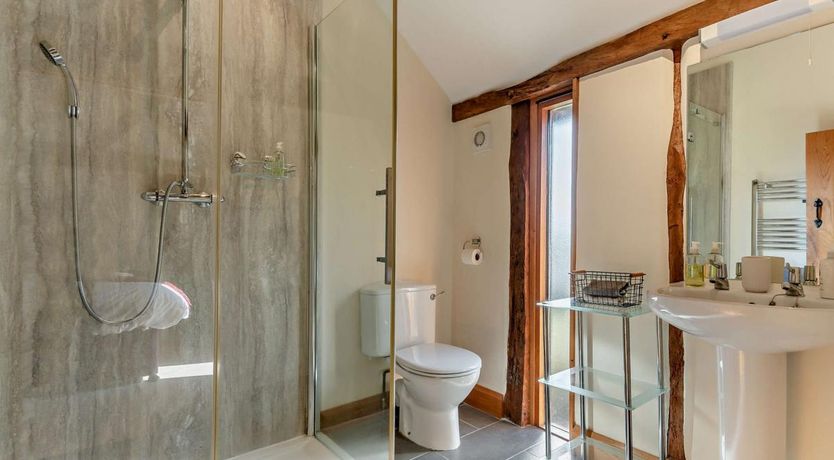 Photo of 3 Bed in Pencombe