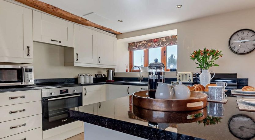 Photo of 3 Bed in Pencombe