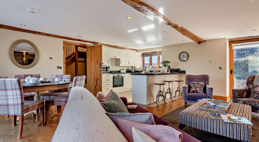 Photo of 3 Bed in Pencombe