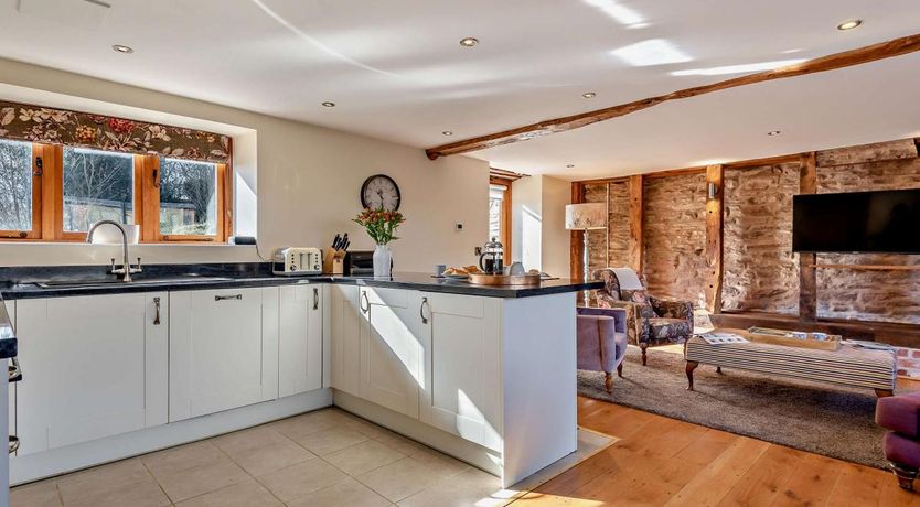 Photo of 3 Bed in Pencombe