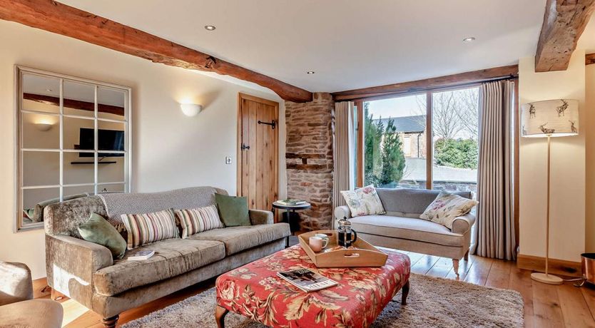 Photo of 3 Bed in Pencombe