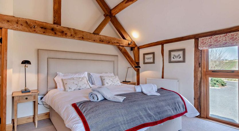 Photo of 3 Bed in Pencombe