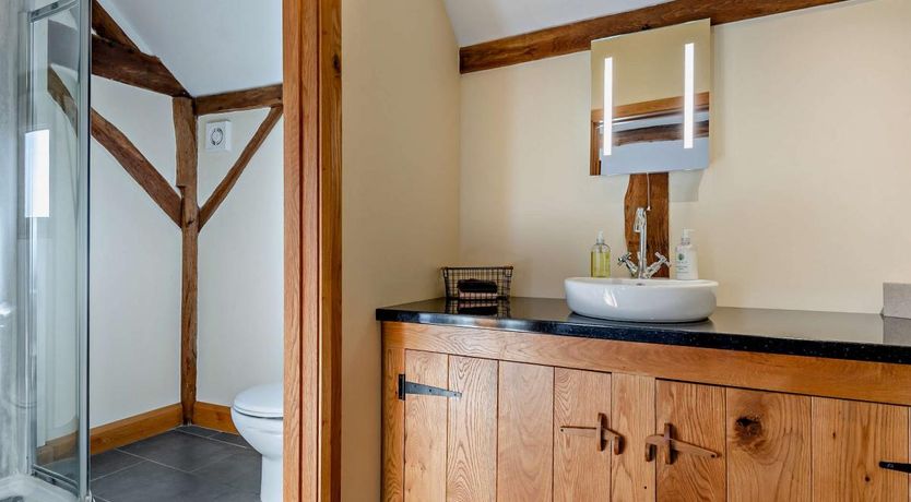 Photo of 3 Bed in Pencombe