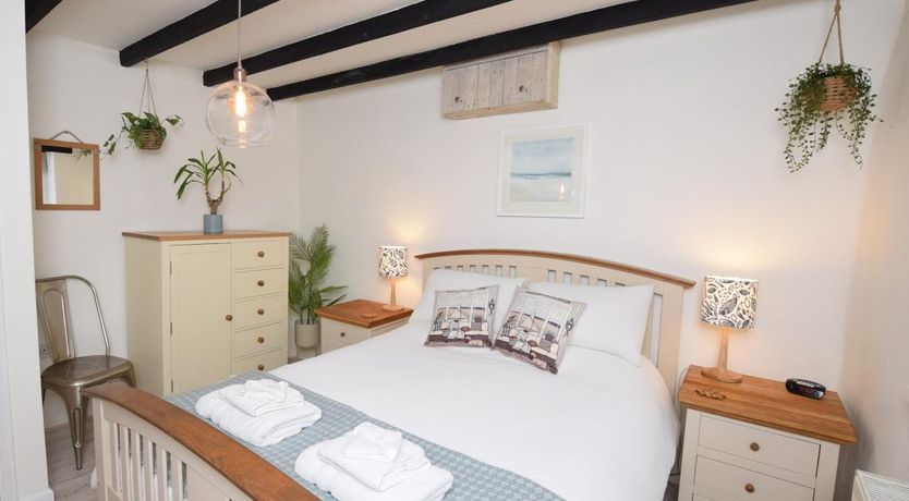 Photo of 2 Bed in Wheal Butson