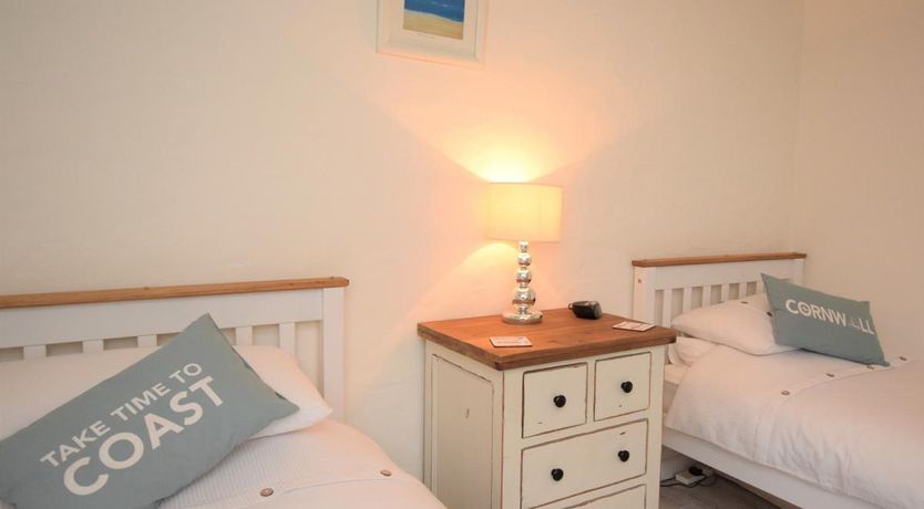 Photo of 2 Bed in Wheal Butson