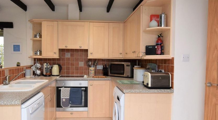 Photo of 2 Bed in Wheal Butson