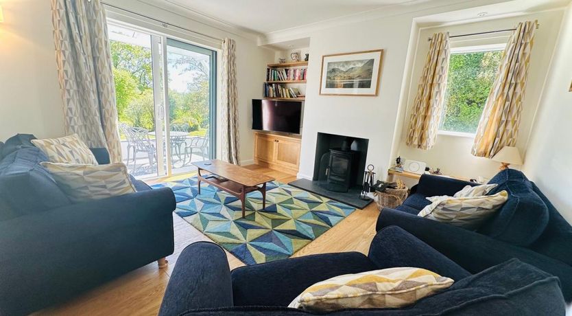 Photo of 5 Bed in Outgate