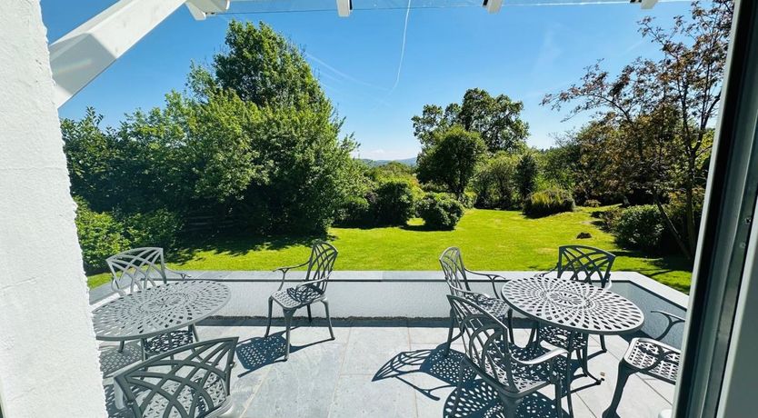 Photo of 5 Bed in Outgate