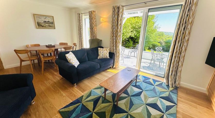 Photo of 5 Bed in Outgate