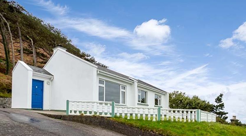 Photo of Rossbeigh Beach Cottage No 6