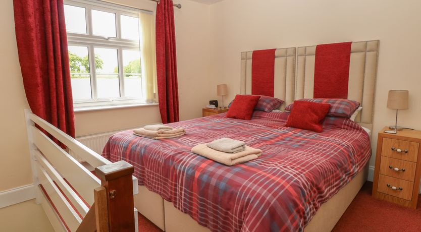 Photo of 2 Lock Cottages