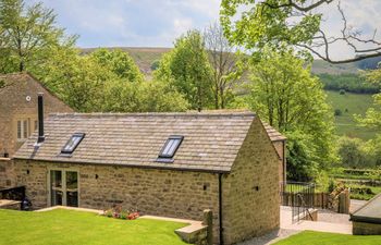 in Baslow  (SKN18) Holiday Cottage