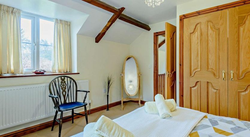 Photo of 3 Bed in Llandilo Graban