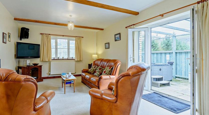 Photo of 3 Bed in Llandilo Graban