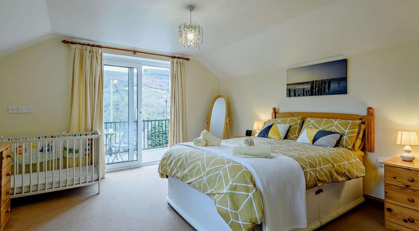 Photo of 3 Bed in Llandilo Graban