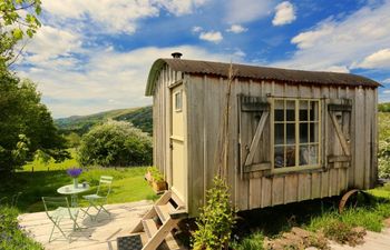 Log Cabin in Mid Wales Holiday Cottage