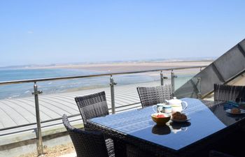 3 Bed in Westward Ho Apartment