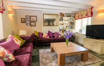 Parwin Holiday Cottage