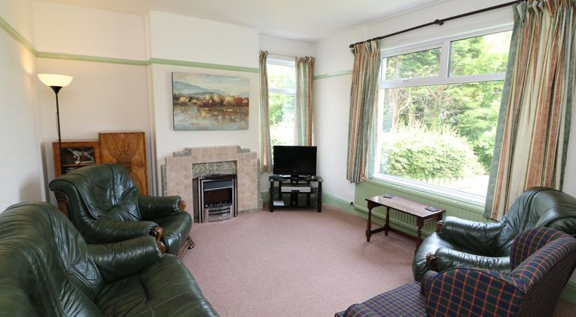 Photo of White Thorns