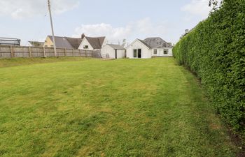 White Thorns Holiday Cottage