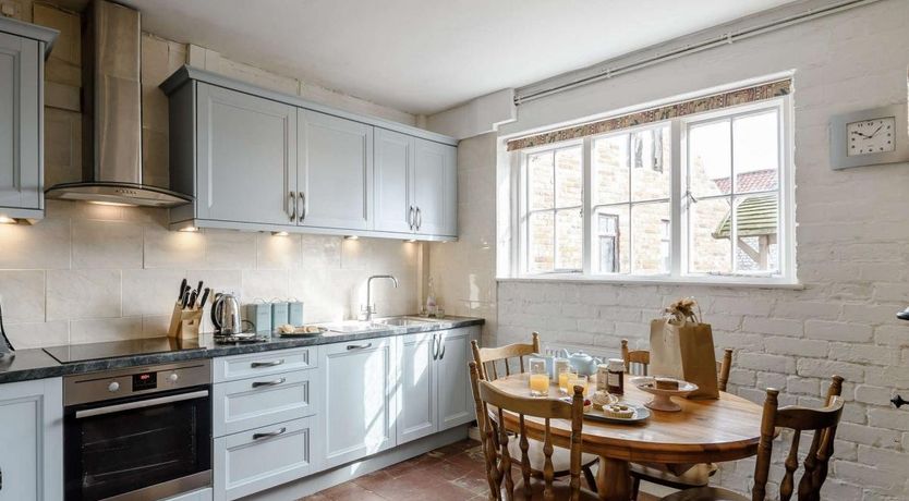 Photo of 5 Bed in Hunmanby