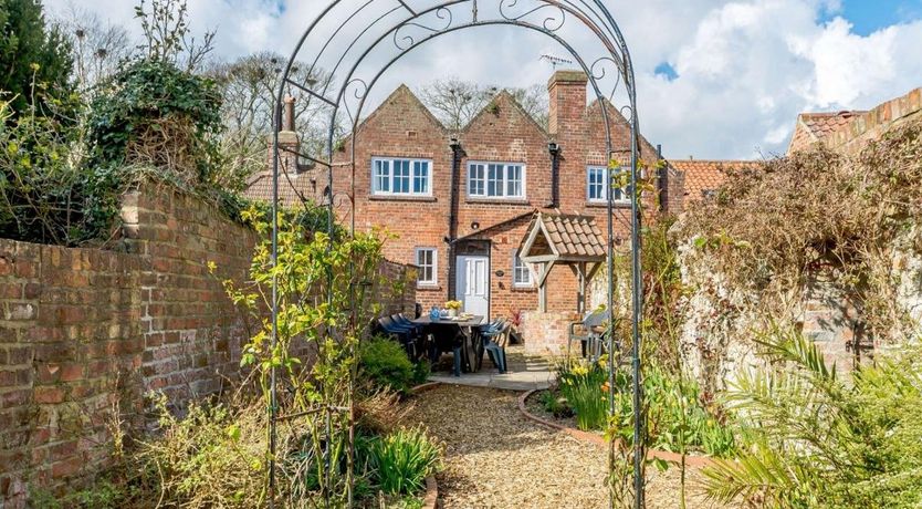 Photo of 5 Bed in Hunmanby