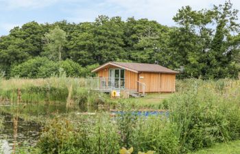 Lakeside Lodge Holiday Cottage