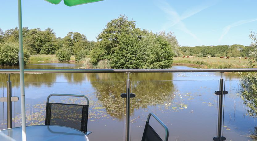 Photo of Lakeside Lodge