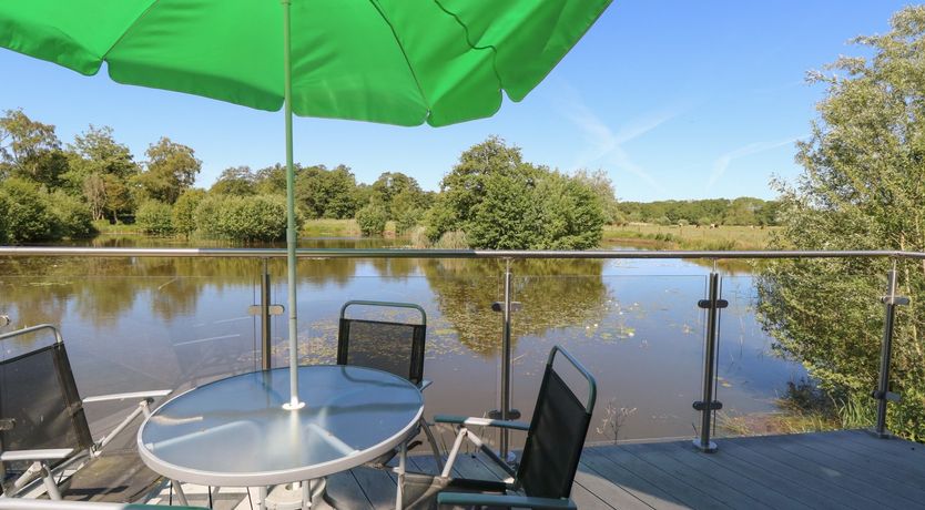 Photo of Lakeside Lodge