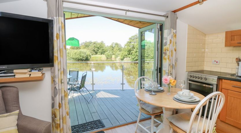 Photo of Lakeside Lodge