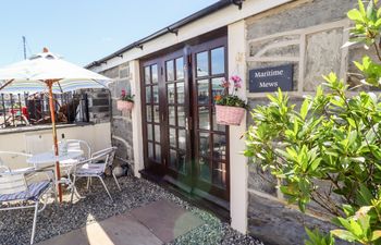 Maritime Mews, 6 The Oakleys Apartment