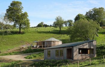 Rolling Hills Holiday Cottage