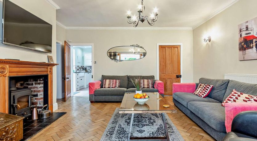 Photo of 4 Bed in Matlock