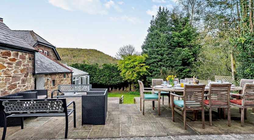 Photo of 4 Bed in Matlock