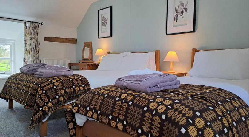 Photo of 4 Bed in Llanrwst