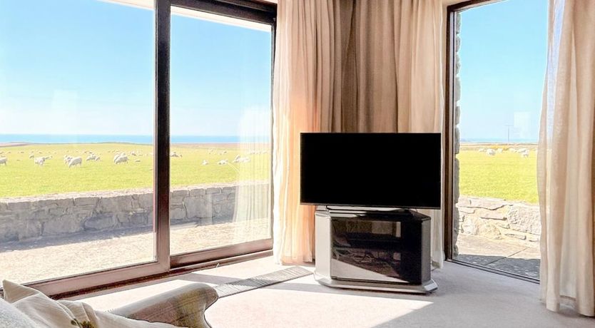 Photo of 3 Bed in Marloes