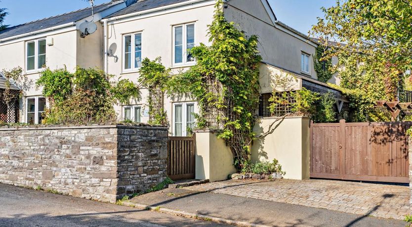 Photo of 1 Bed in Gilwern