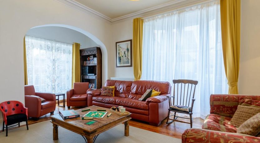 Photo of 6 Bed in Richmond