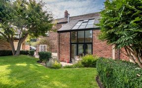 Photo of 6 Bed in Richmond
