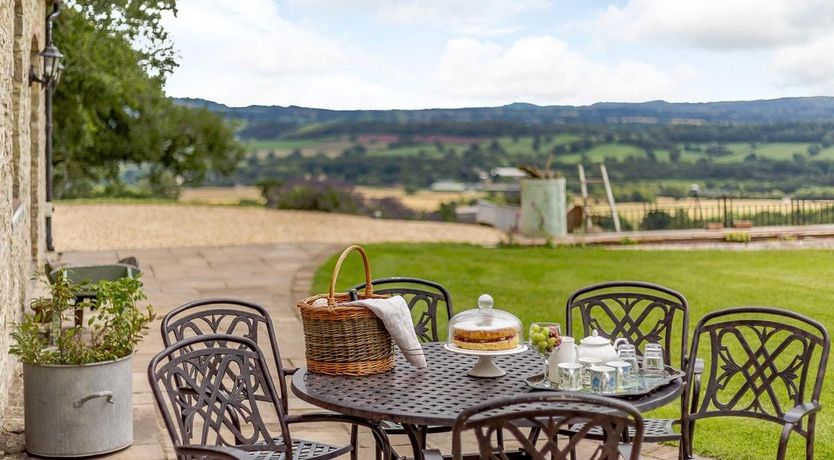 Photo of 4 Bed in Ludlow