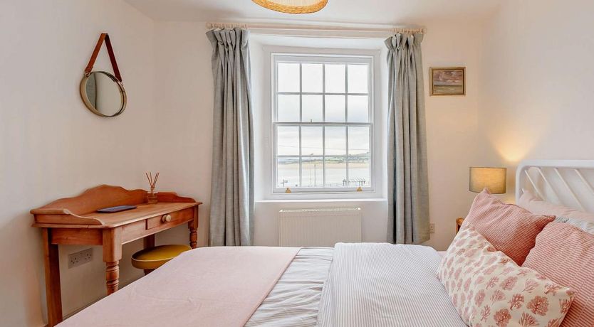 Photo of 2 Bed in Appledore