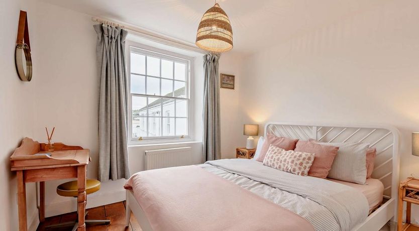 Photo of 2 Bed in Appledore