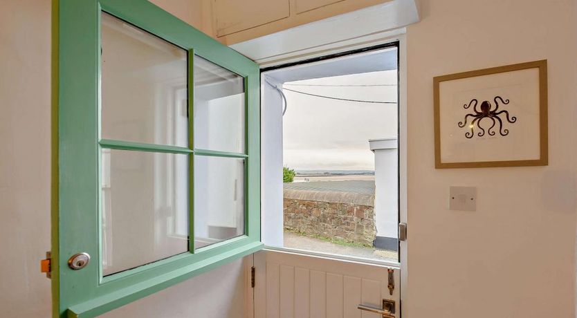 Photo of 2 Bed in Appledore