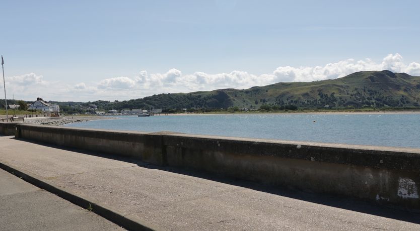 Photo of Beach House (Ty Traeth)