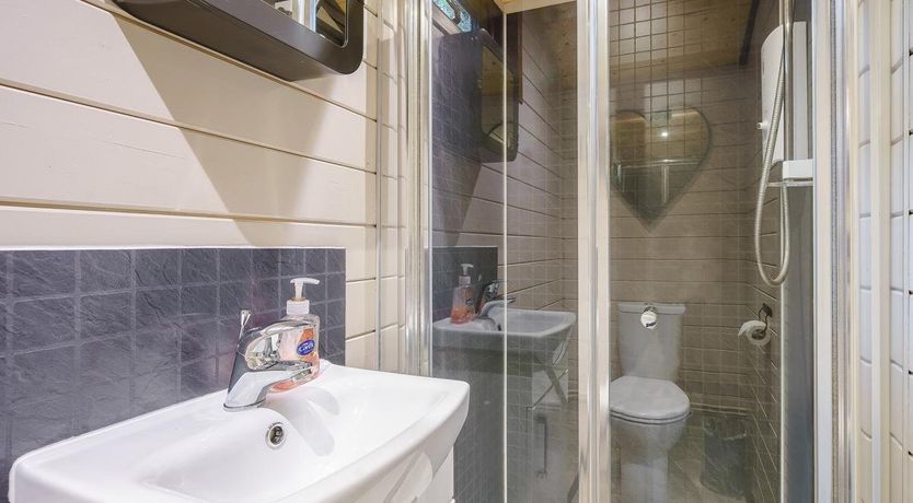 Photo of 1 Bed in Llanddewi Rhydderch