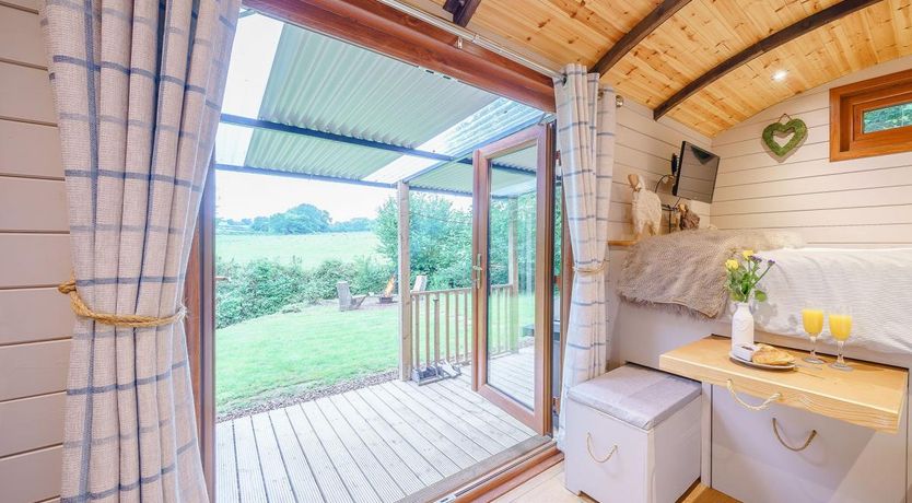 Photo of 1 Bed in Llanddewi Rhydderch