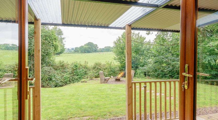 Photo of 1 Bed in Llanddewi Rhydderch