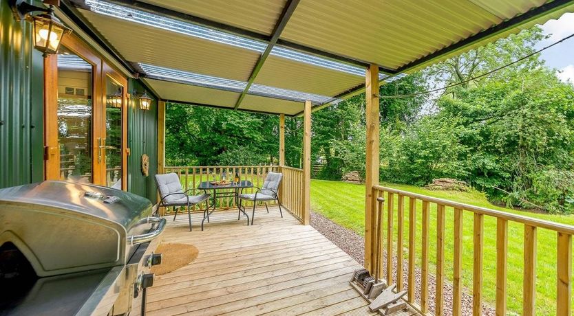 Photo of 1 Bed in Llanddewi Rhydderch