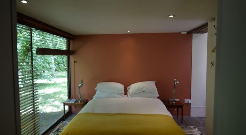 Photo of 1 Bed in Coreley