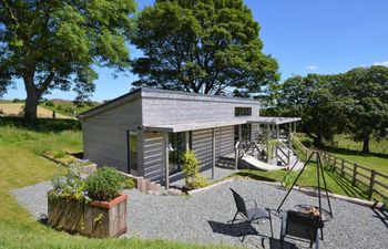 Log Cabin in Mid Wales Holiday Cottage